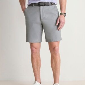 Vineyard Vines On-The-Go 9” Men’s Shorts Size 31” Waist in Ultimate Grey EUC